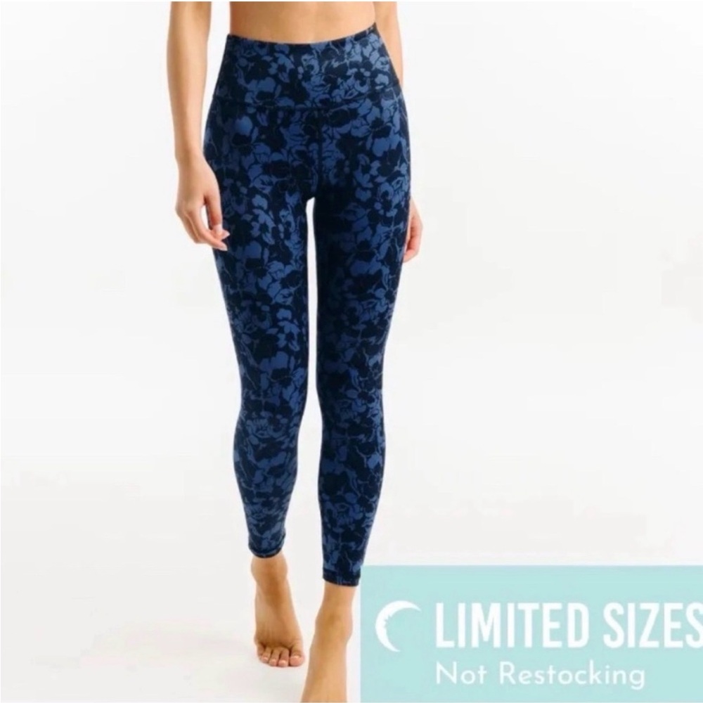 ZYIA Blue Kauai Light n Tight Hi-Rise 7/8 24" EUC size 8-10